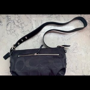 Coach classic  black signature hobo